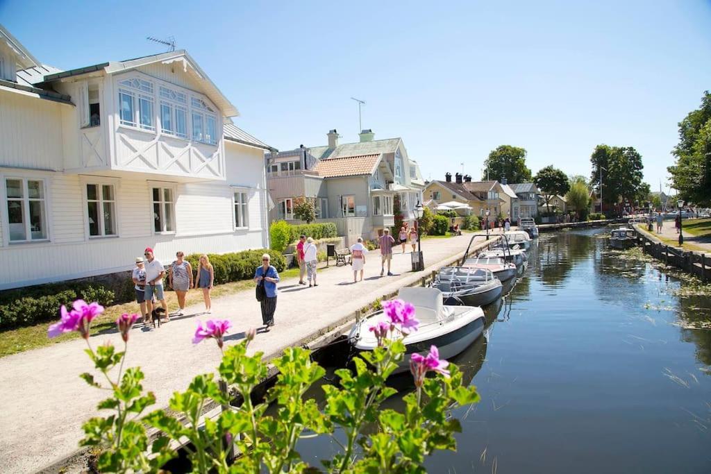 Villa Med Pool Och Bara 600M Till Havet! Trosa Exterior photo